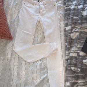 White Rewash Skinny Jeans. Size 3